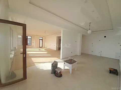 Satılır 4 otaqlı mənzil 220 m²