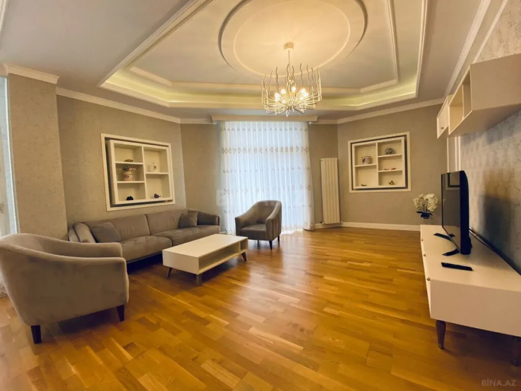 Kirayə verilir 3 otaqlı mənzil 130 m²