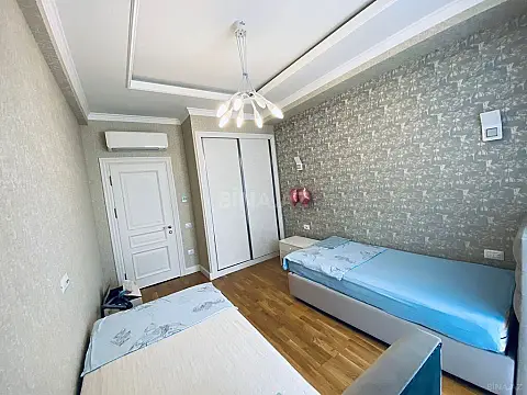 Kirayə verilir 3 otaqlı mənzil 130 m²