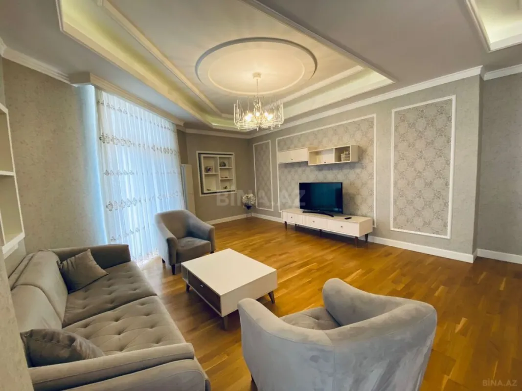 Kirayə verilir 3 otaqlı mənzil 130 m²