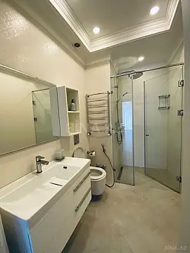 Kirayə verilir 3 otaqlı mənzil 130 m²