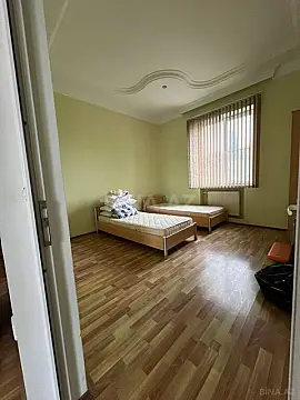Satılır 4 otaqlı həyət evi 200 m²