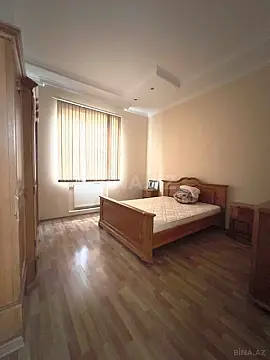 Satılır 4 otaqlı həyət evi 200 m²