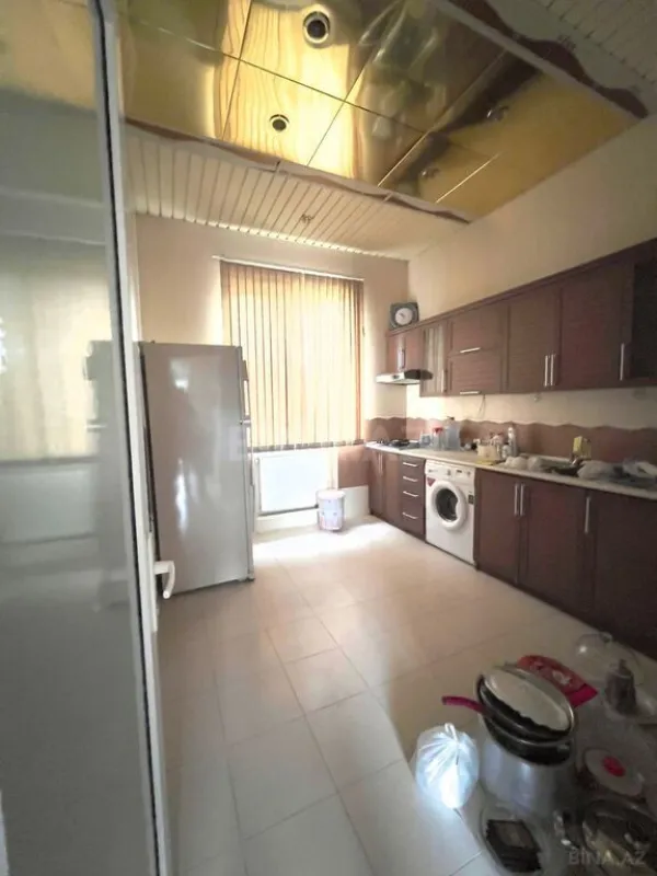 Satılır 4 otaqlı həyət evi 200 m²