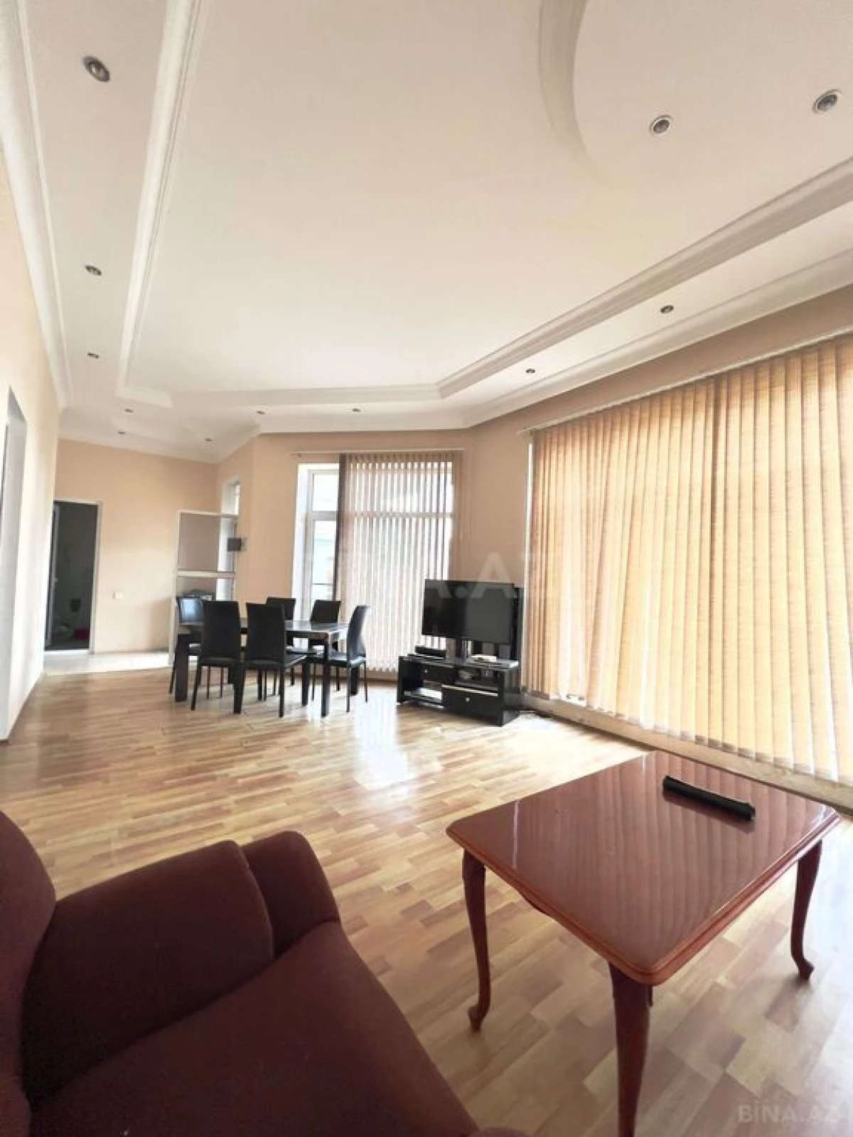 Satılır 4 otaqlı həyət evi 200 m²