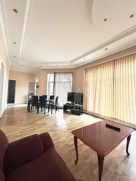 Satılır 4 otaqlı həyət evi 200 m²