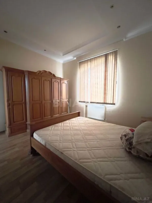 Satılır 4 otaqlı həyət evi 200 m²
