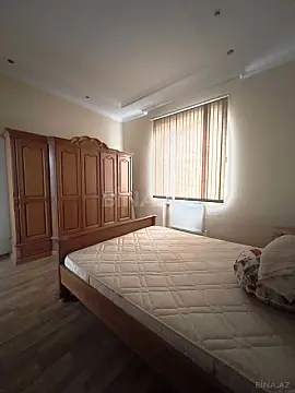 Satılır 4 otaqlı həyət evi 200 m²