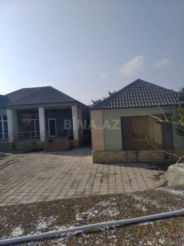 Satılır 4 otaqlı həyət evi 200 m²