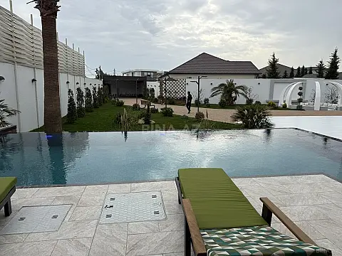 Kirayə verilir 6 otaqlı həyət evi 560 m²