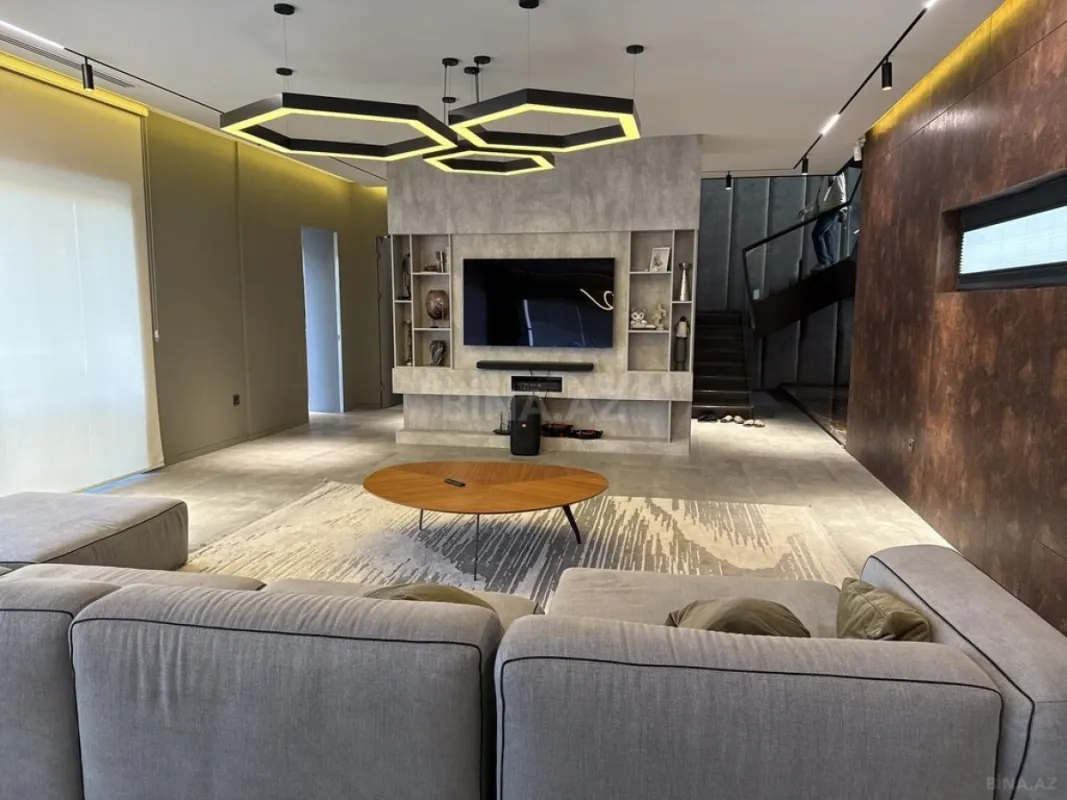 Kirayə verilir 6 otaqlı həyət evi 560 m²