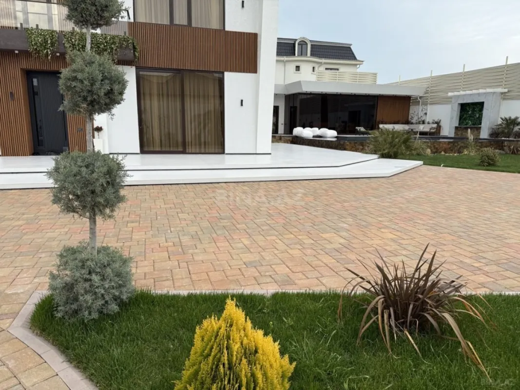 Kirayə verilir 6 otaqlı həyət evi 560 m²