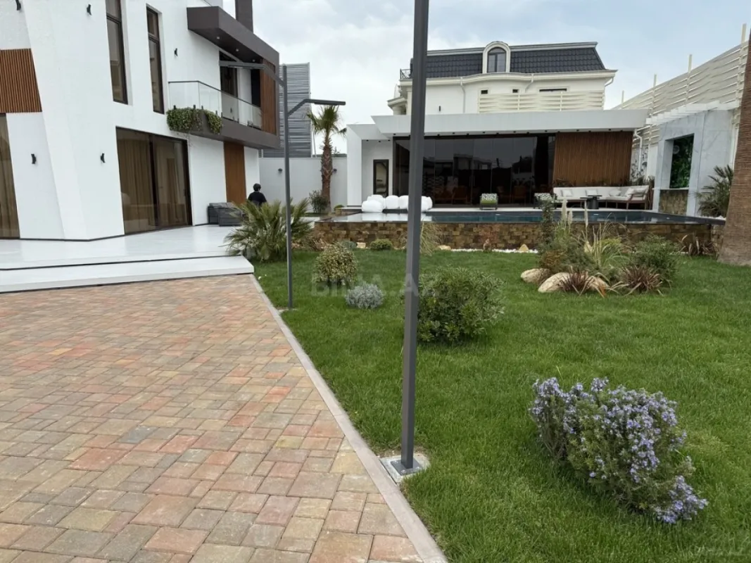 Kirayə verilir 6 otaqlı həyət evi 560 m²