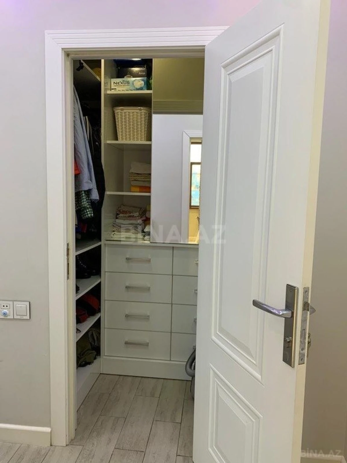 Satılır 2 otaqlı mənzil 83 m²