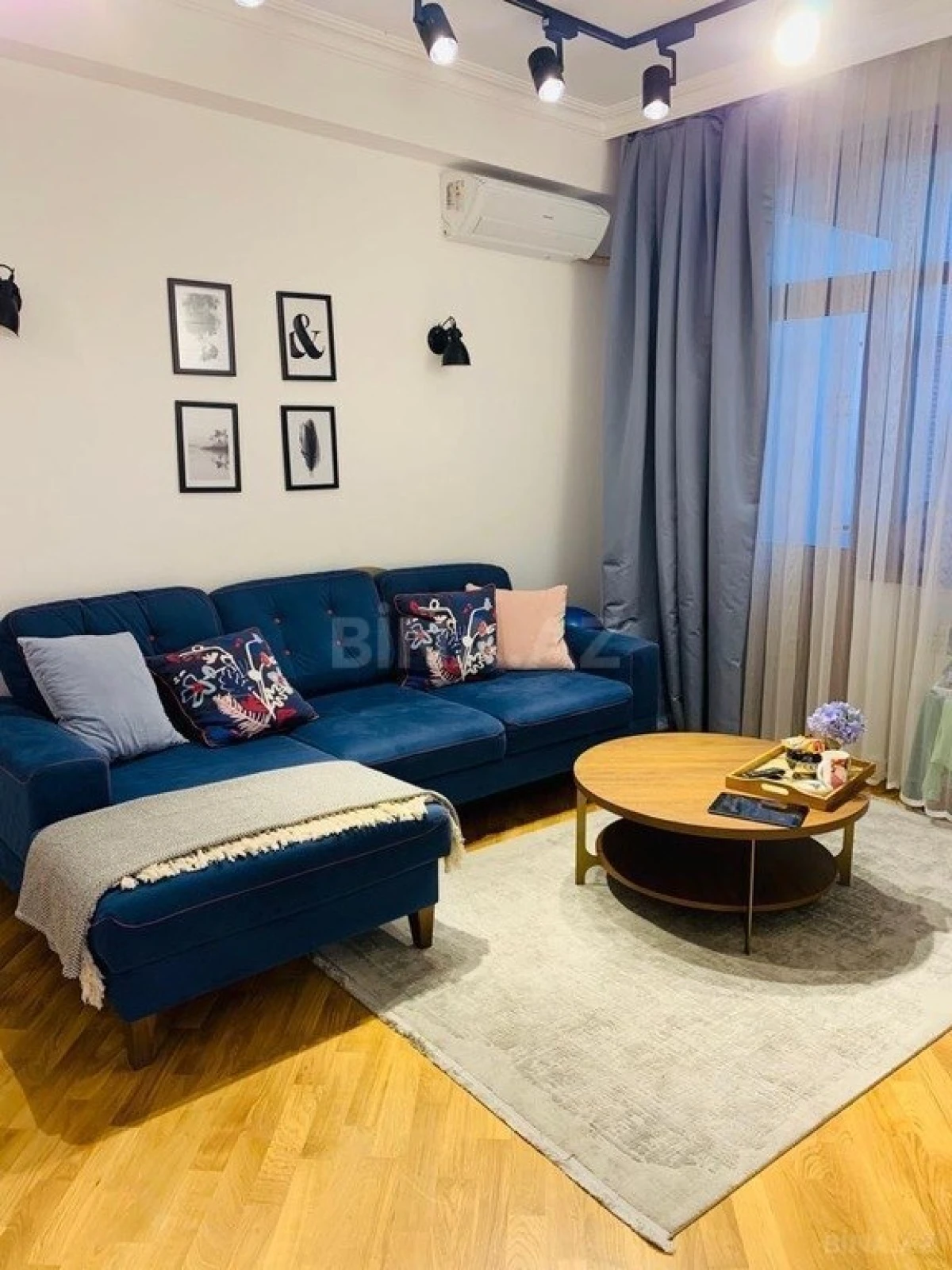 Satılır 2 otaqlı mənzil 83 m²