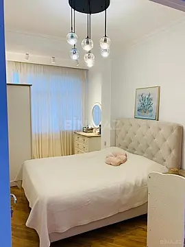 Satılır 2 otaqlı mənzil 83 m²