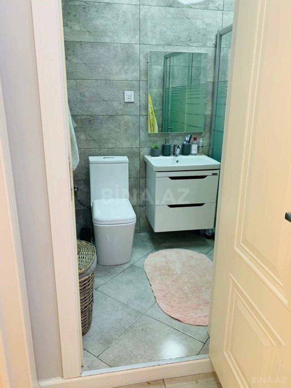 Satılır 2 otaqlı mənzil 83 m²