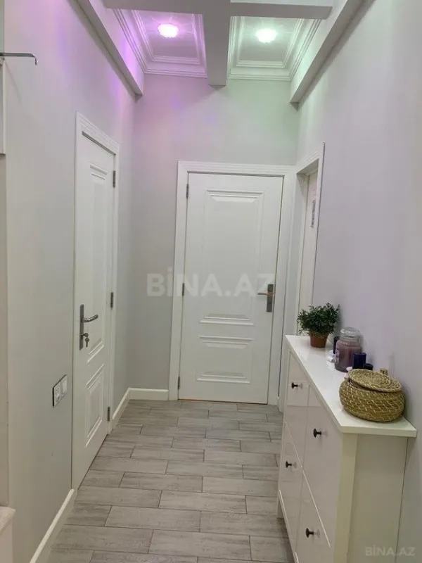 Satılır 2 otaqlı mənzil 83 m²