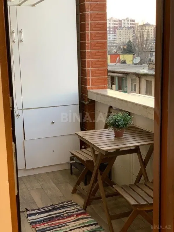 Satılır 2 otaqlı mənzil 83 m²