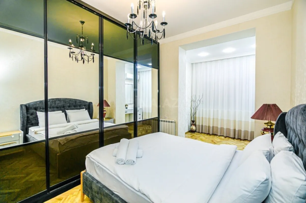Kirayə verilir 3 otaqlı mənzil 107 m²