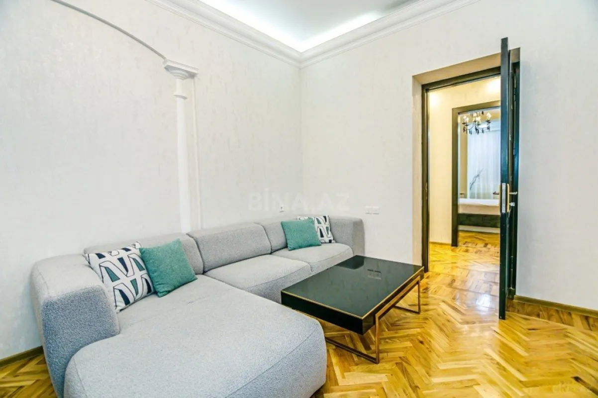 Kirayə verilir 3 otaqlı mənzil 107 m²