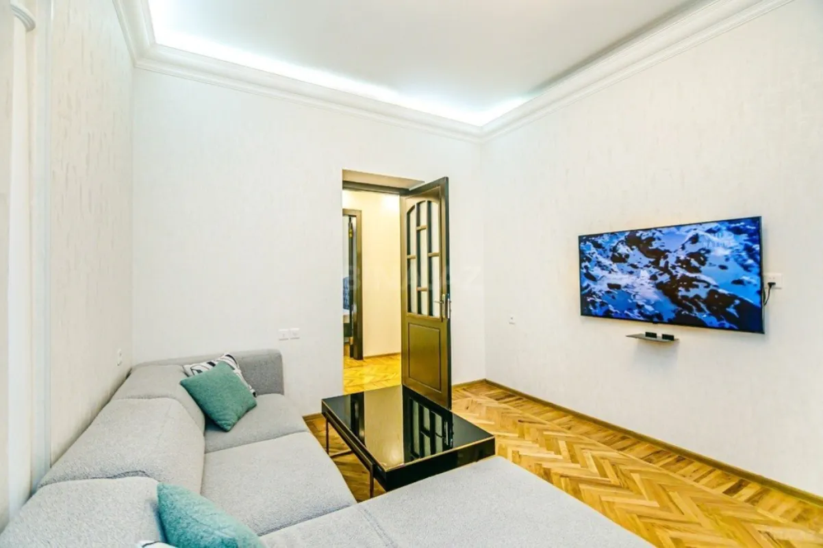 Kirayə verilir 3 otaqlı mənzil 107 m²