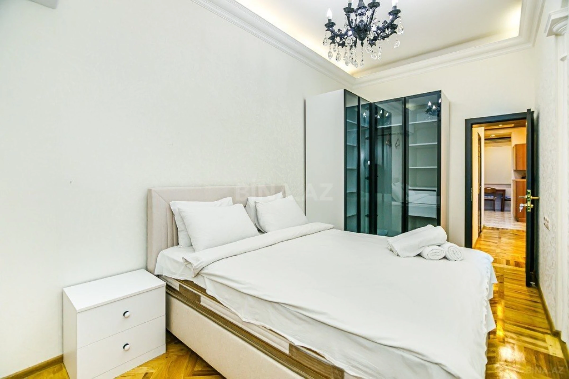 Kirayə verilir 3 otaqlı mənzil 107 m²