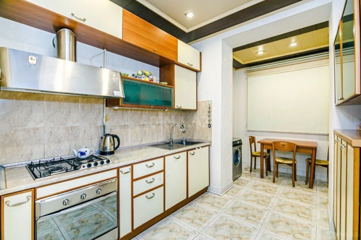 Kirayə verilir 3 otaqlı mənzil 107 m²