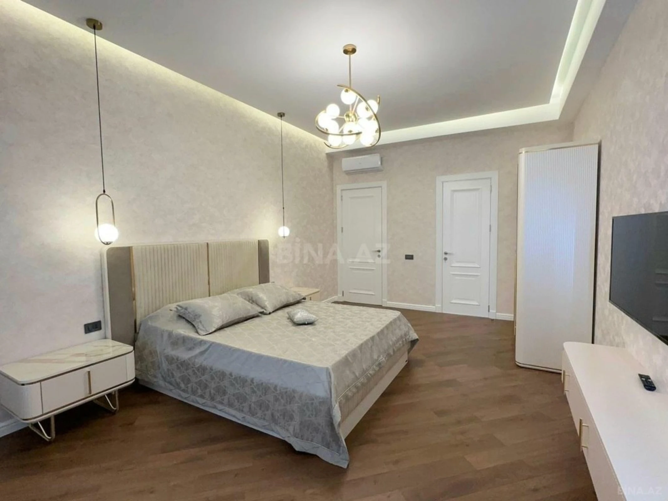 Kirayə verilir 3 otaqlı mənzil 140 m²