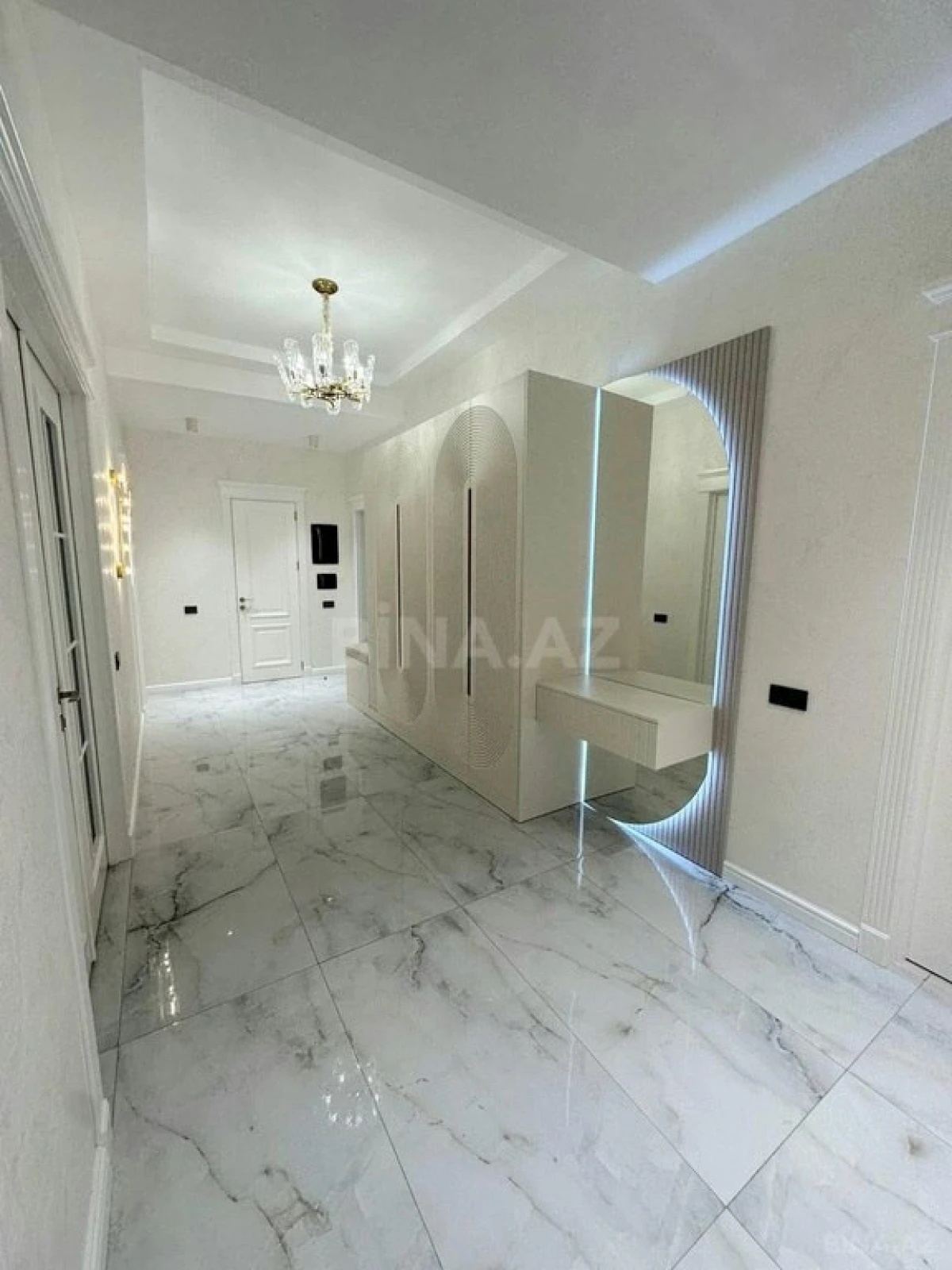 Kirayə verilir 3 otaqlı mənzil 140 m²