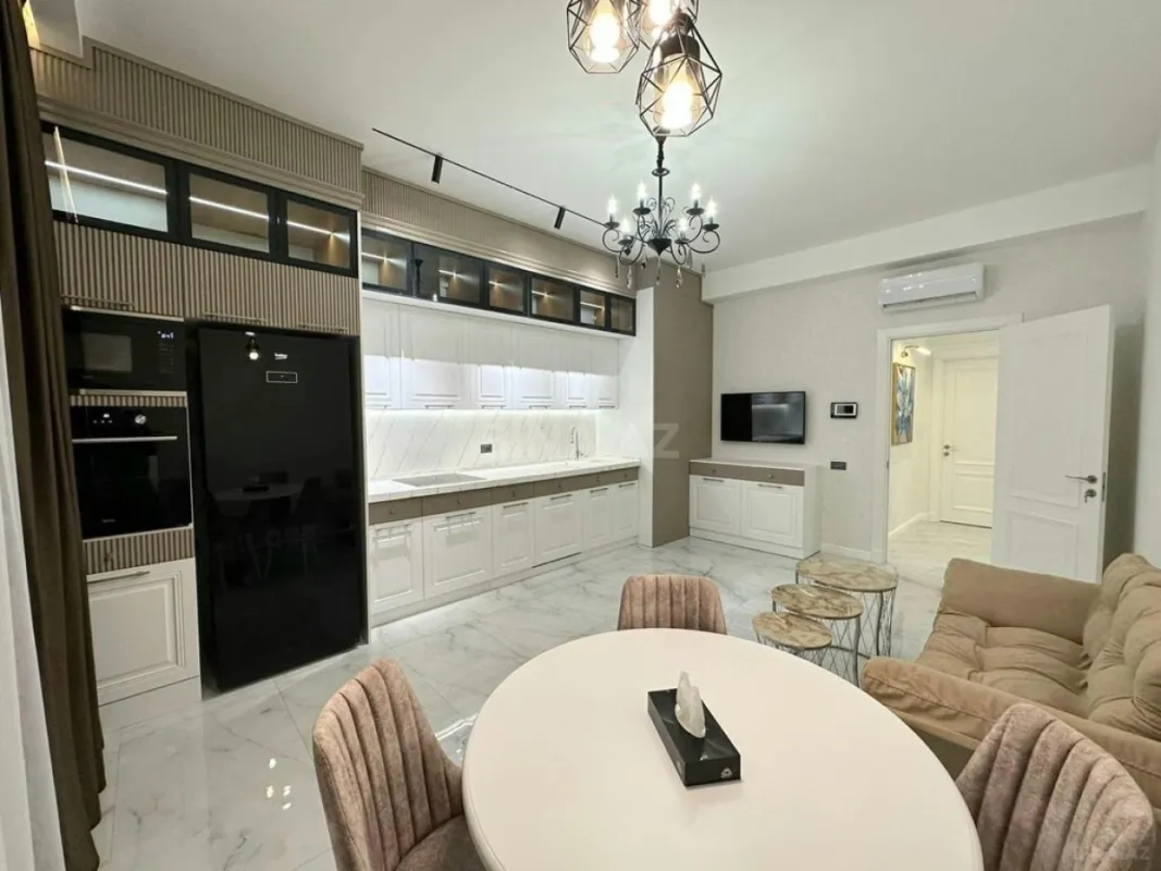 Kirayə verilir 3 otaqlı mənzil 140 m²
