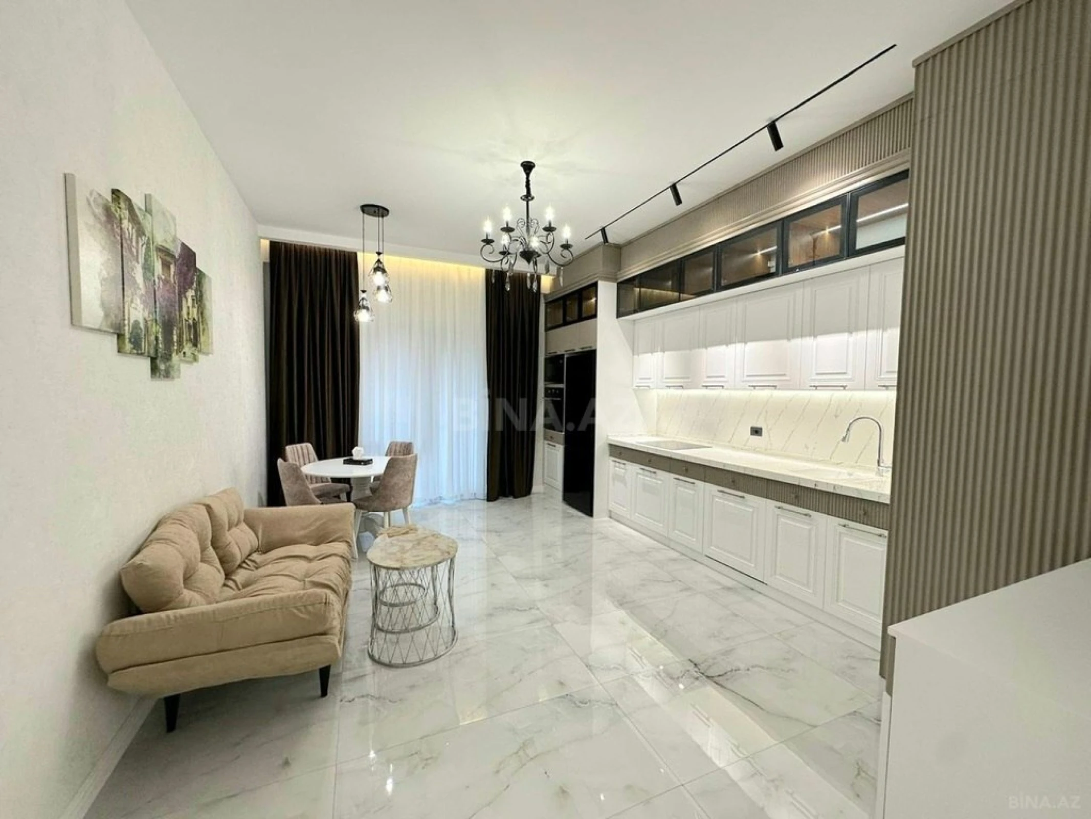 Kirayə verilir 3 otaqlı mənzil 140 m²