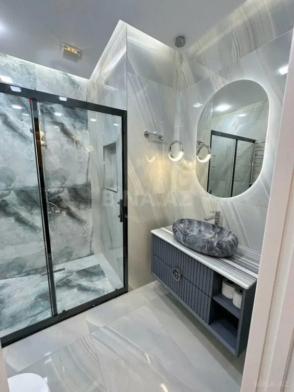 Kirayə verilir 3 otaqlı mənzil 140 m²