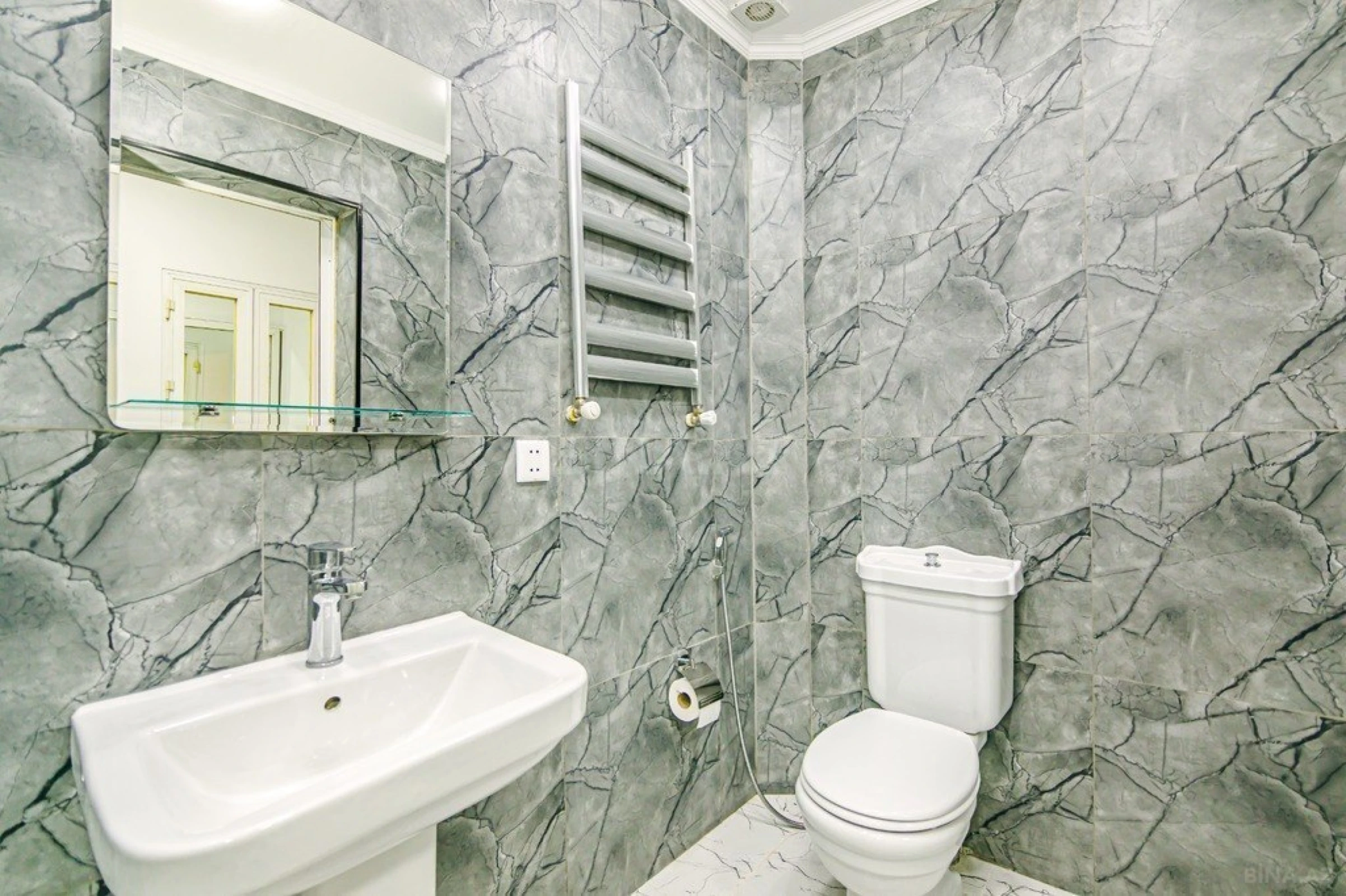 Kirayə verilir 3 otaqlı mənzil 103 m²