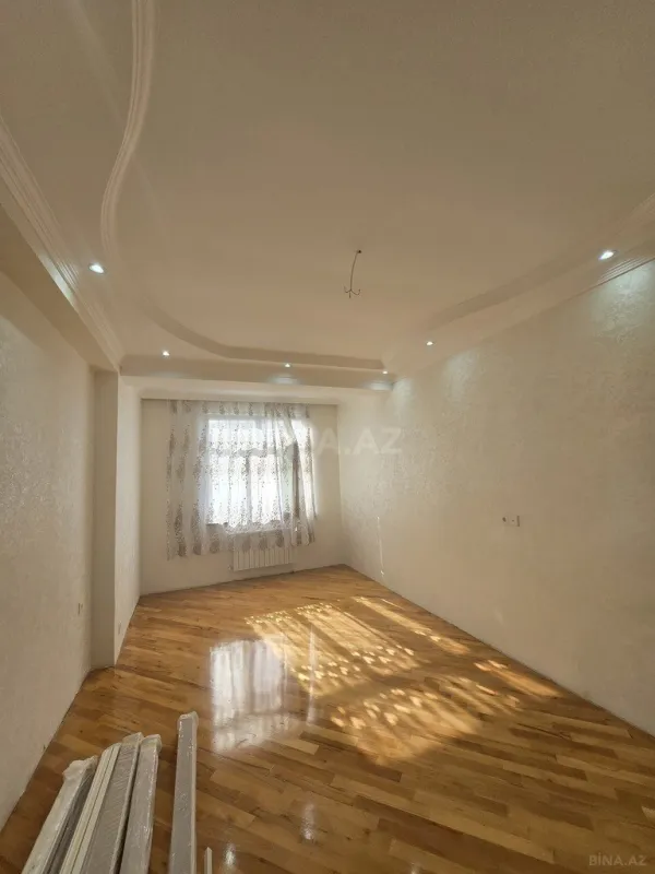 Satılır 3 otaqlı mənzil 136 m²