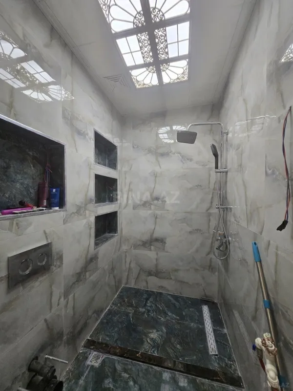 Satılır 3 otaqlı mənzil 136 m²