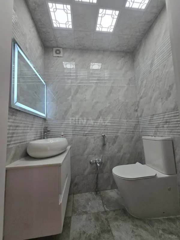 Satılır 3 otaqlı mənzil 136 m²