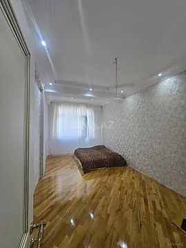 Satılır 3 otaqlı mənzil 136 m²