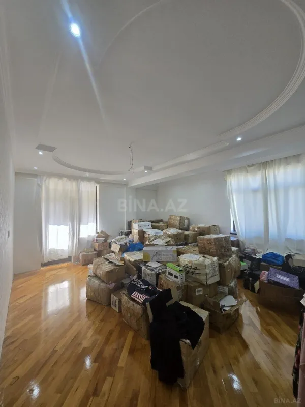 Satılır 3 otaqlı mənzil 136 m²