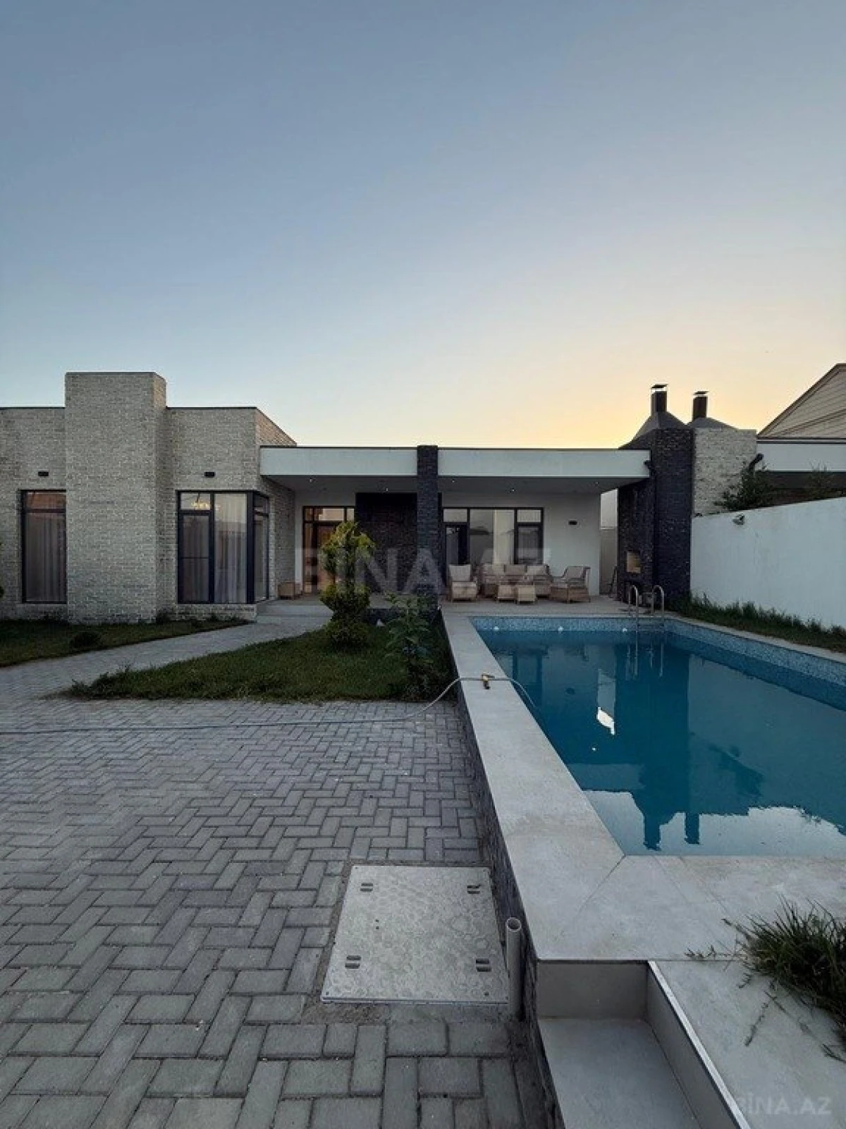 Kirayə verilir 4 otaqlı həyət evi 300 m²