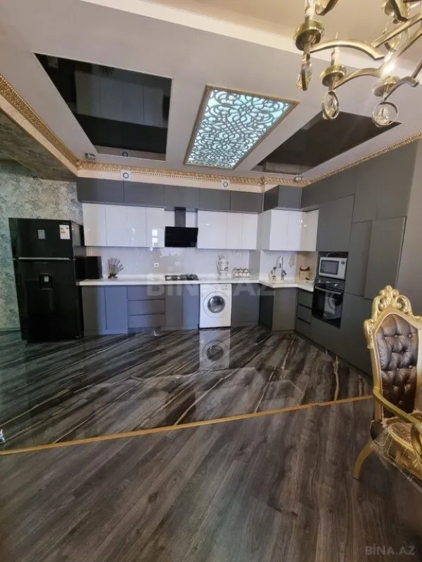 Satılır 3 otaqlı mənzil 120 m²