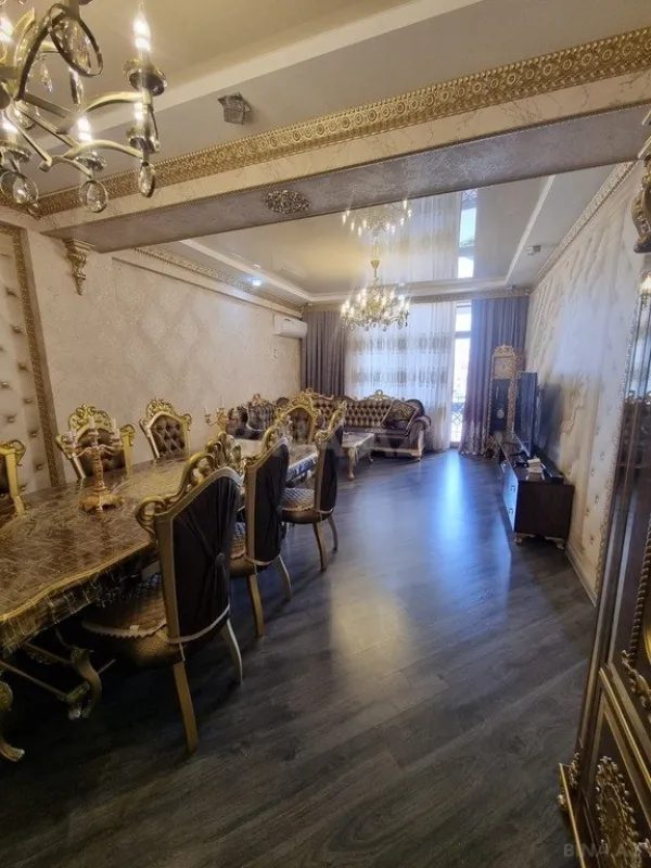 Satılır 3 otaqlı mənzil 120 m²