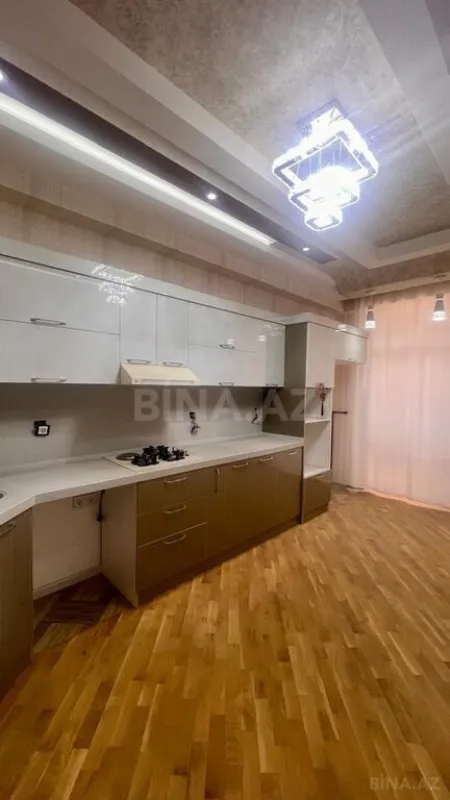 Satılır 2 otaqlı mənzil 102 m²