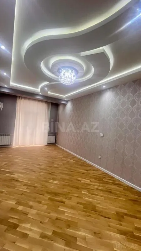 Satılır 2 otaqlı mənzil 102 m²