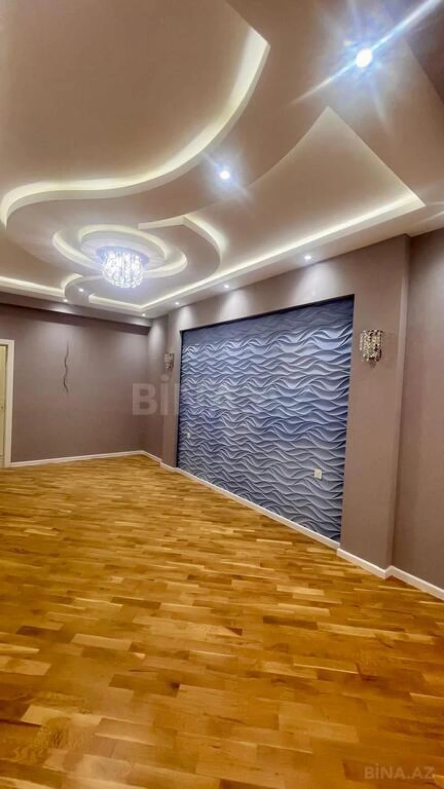 Satılır 2 otaqlı mənzil 102 m²