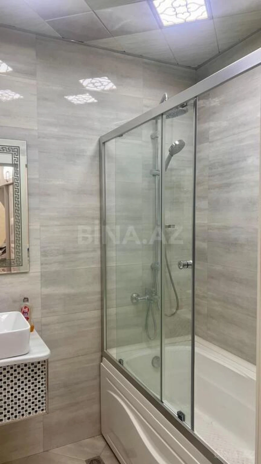 Satılır 2 otaqlı mənzil 102 m²