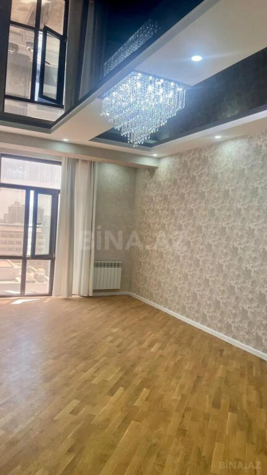 Satılır 2 otaqlı mənzil 102 m²