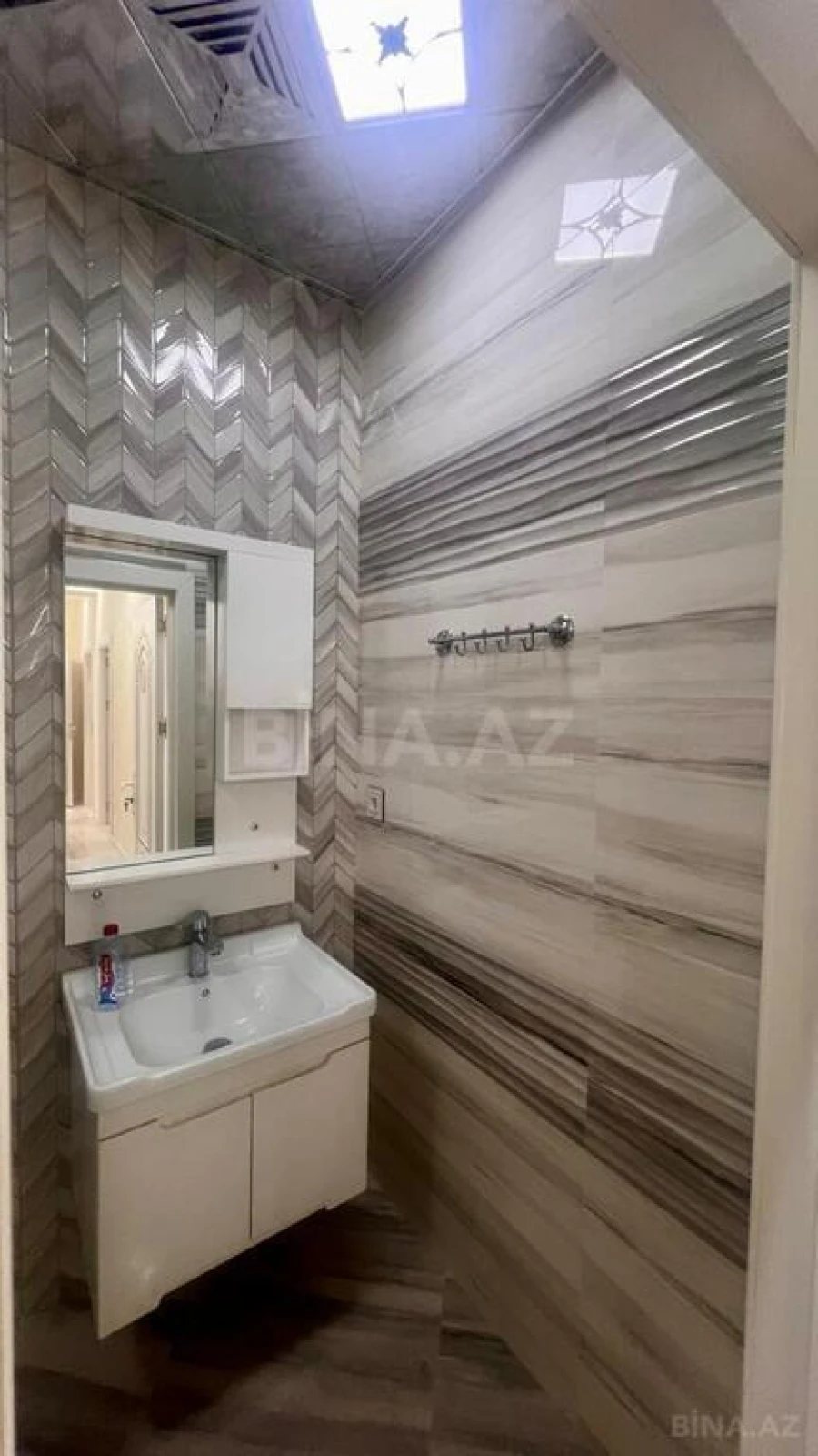 Satılır 2 otaqlı mənzil 102 m²