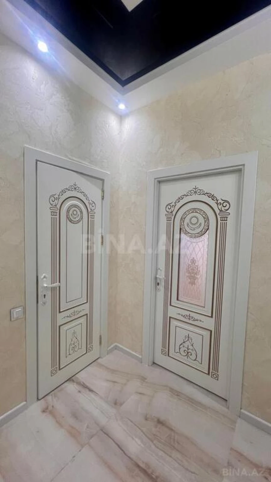 Satılır 2 otaqlı mənzil 102 m²