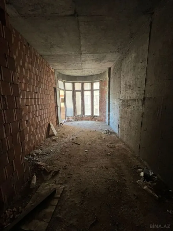 Satılır 3 otaqlı mənzil 157.6 m²